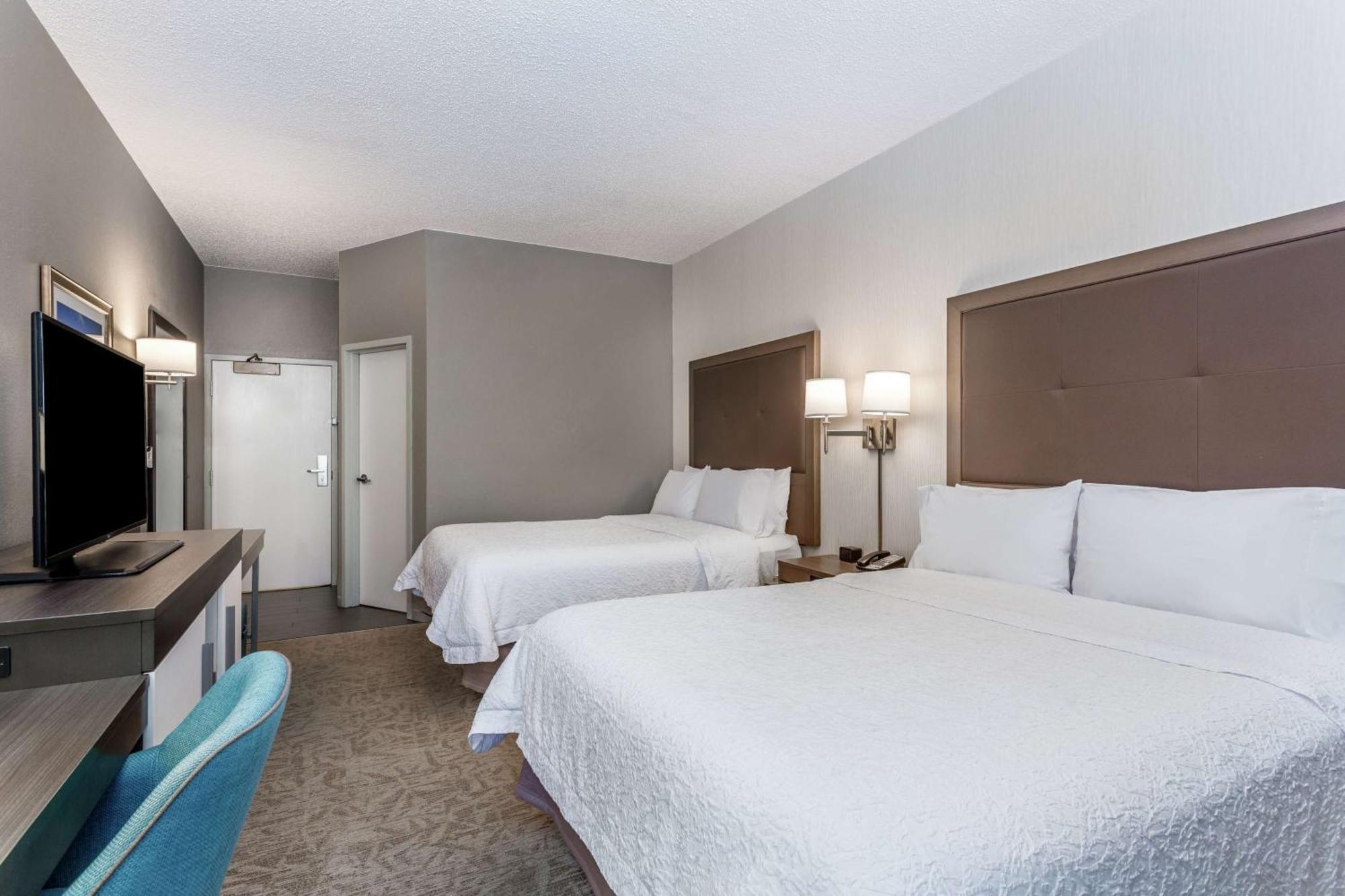 Hampton Inn Milwaukee Airport Exterior photo