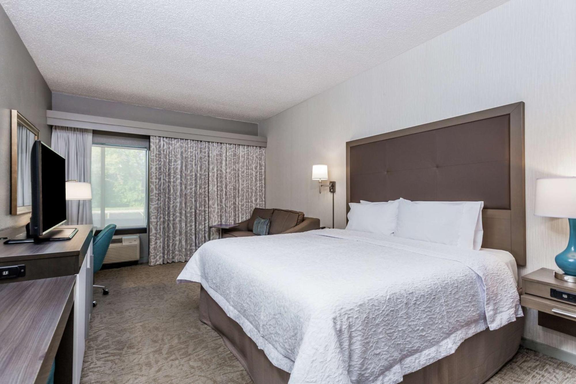 Hampton Inn Milwaukee Airport Exterior photo