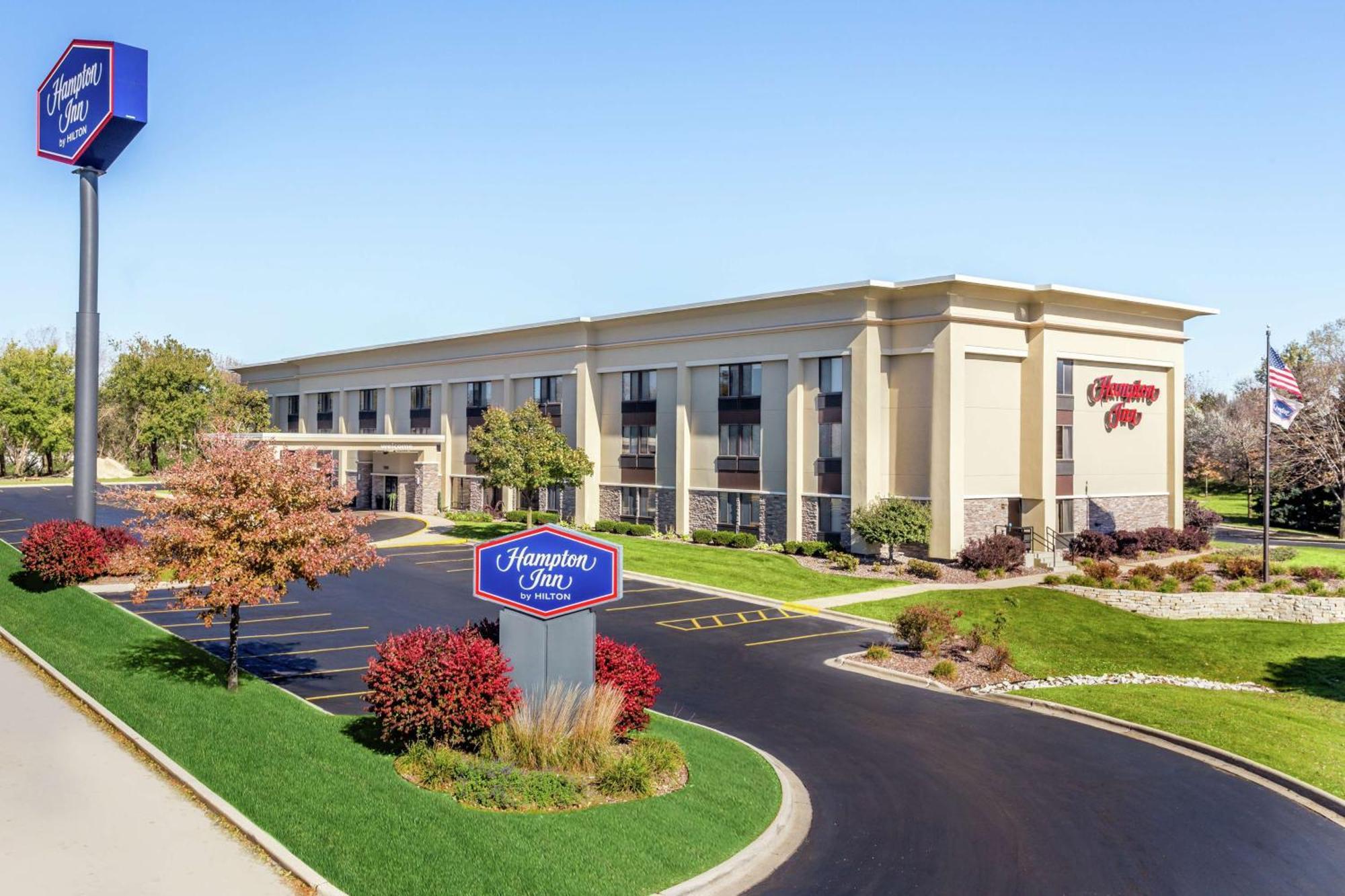 Hampton Inn Milwaukee Airport Exterior photo