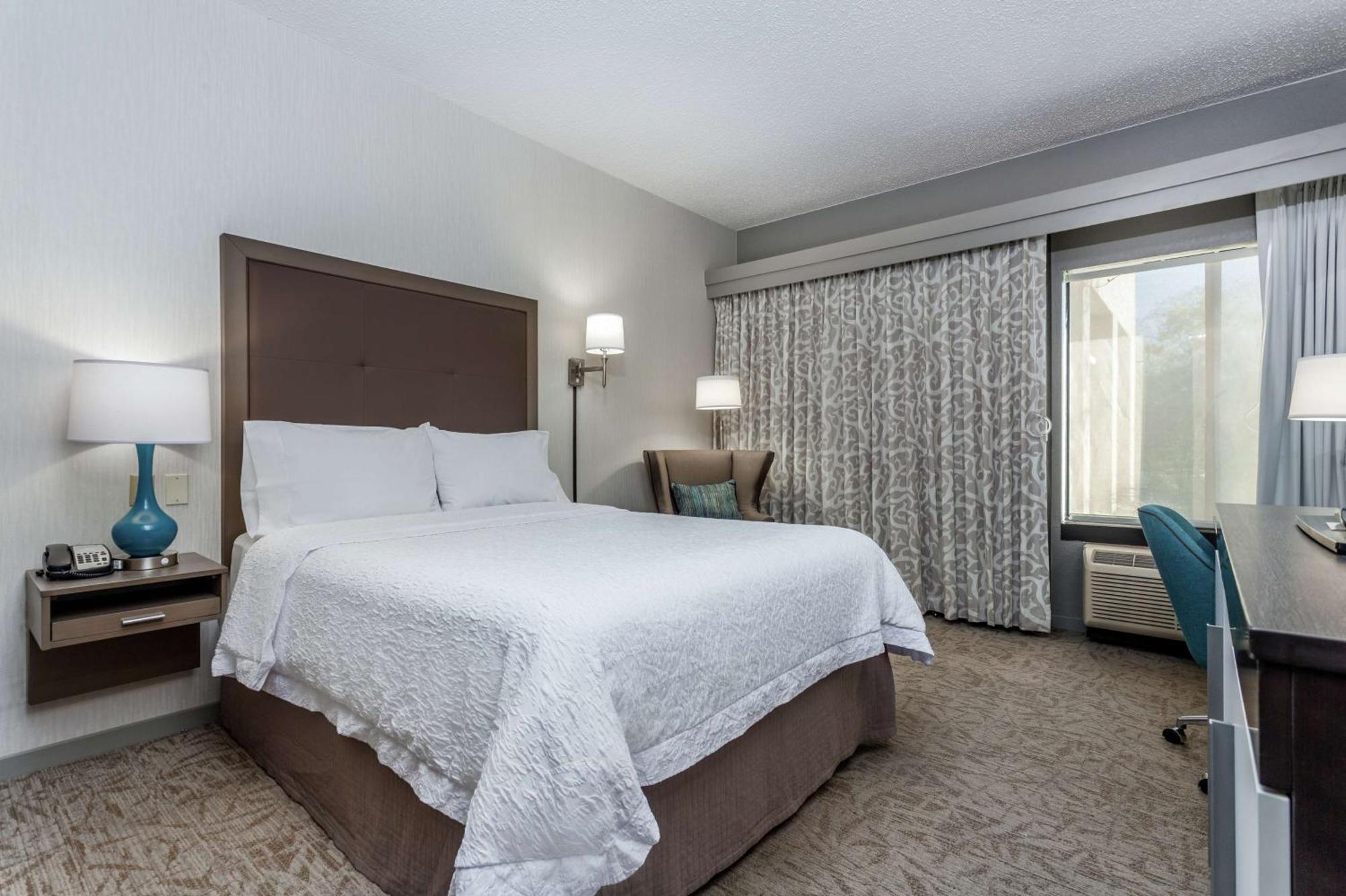 Hampton Inn Milwaukee Airport Exterior photo