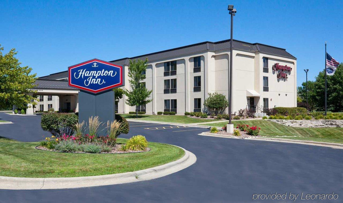 Hampton Inn Milwaukee Airport Exterior photo
