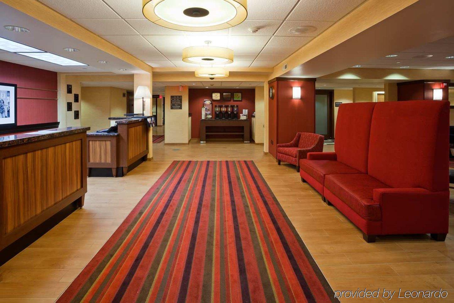 Hampton Inn Milwaukee Airport Interior photo
