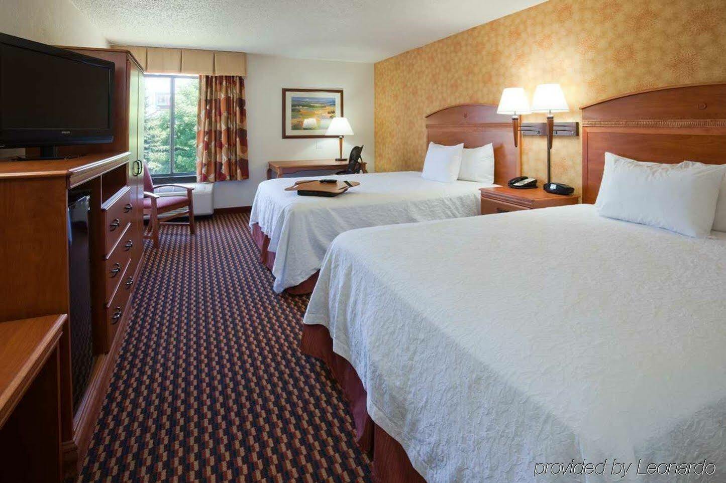 Hampton Inn Milwaukee Airport Exterior photo